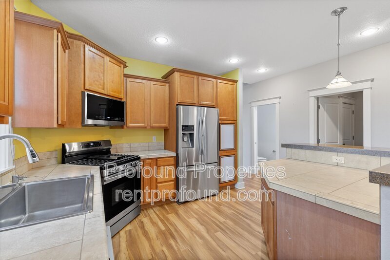 7909 SW Oviatt Drive property image