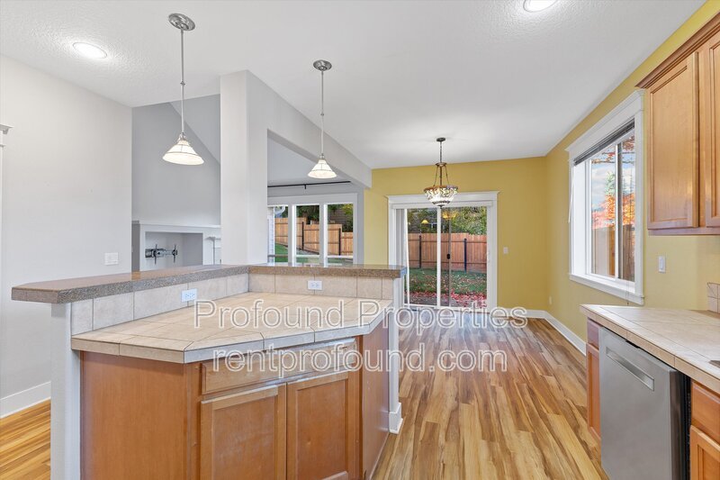 7909 SW Oviatt Drive property image