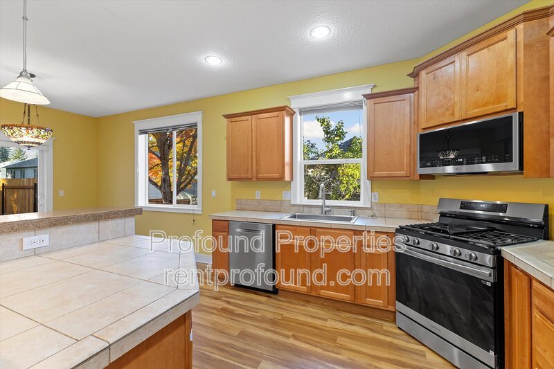 7909 SW Oviatt Drive property image