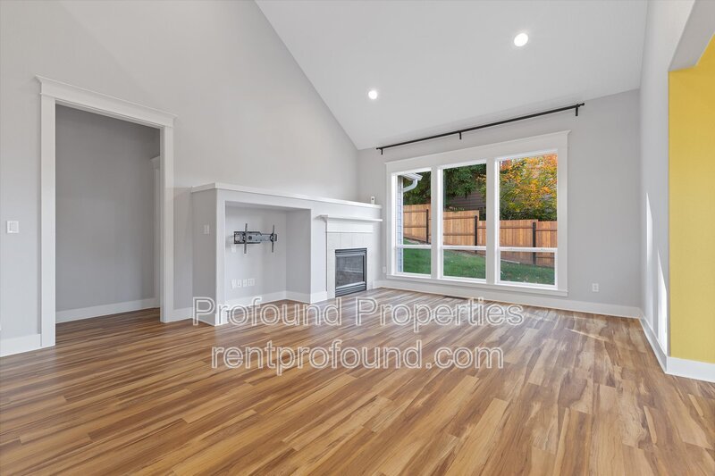 7909 SW Oviatt Drive property image