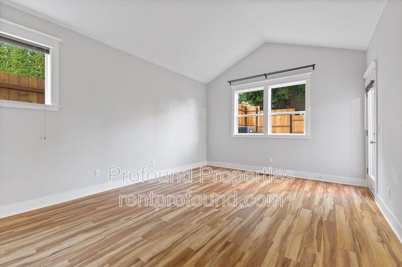 7909 SW Oviatt Drive property image