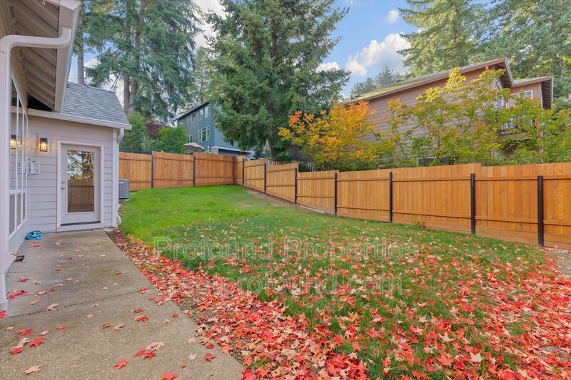 7909 SW Oviatt Drive property image