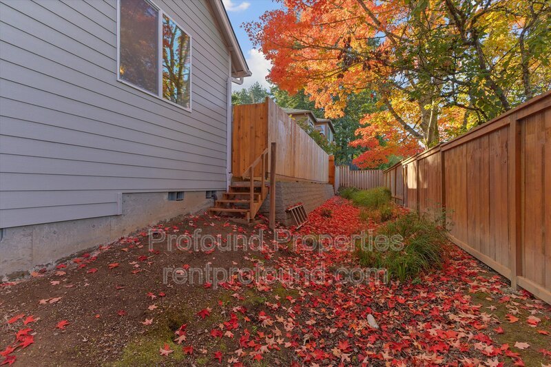 7909 SW Oviatt Drive property image