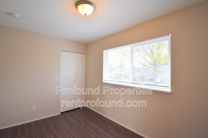 738 NE 94th Avenue property image