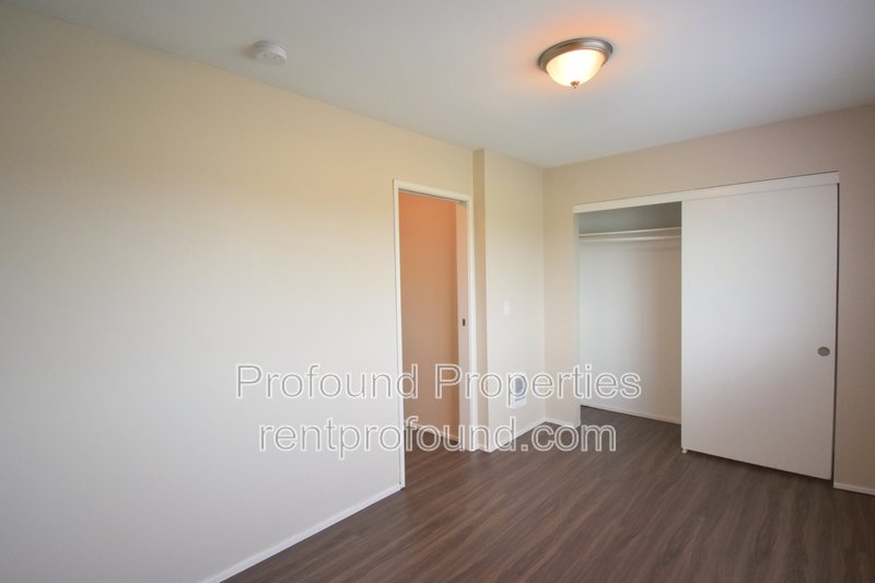 738 NE 94th Avenue property image