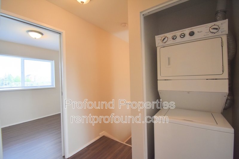 738 NE 94th Avenue property image