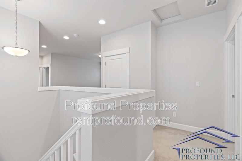 6843 SE Red Alder Street property image