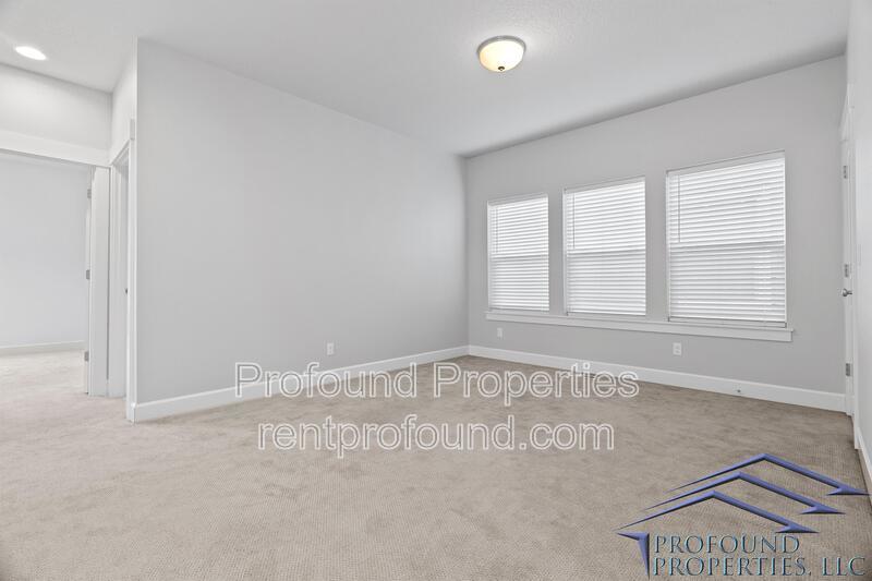 6843 SE Red Alder Street property image