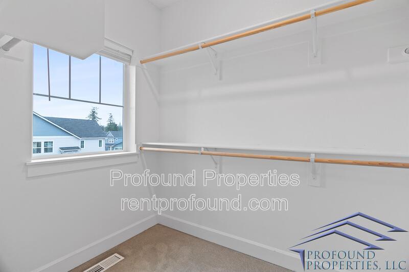 6843 SE Red Alder Street property image