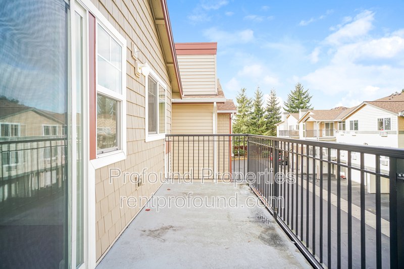 760 NW 185th Avenue #302 property image