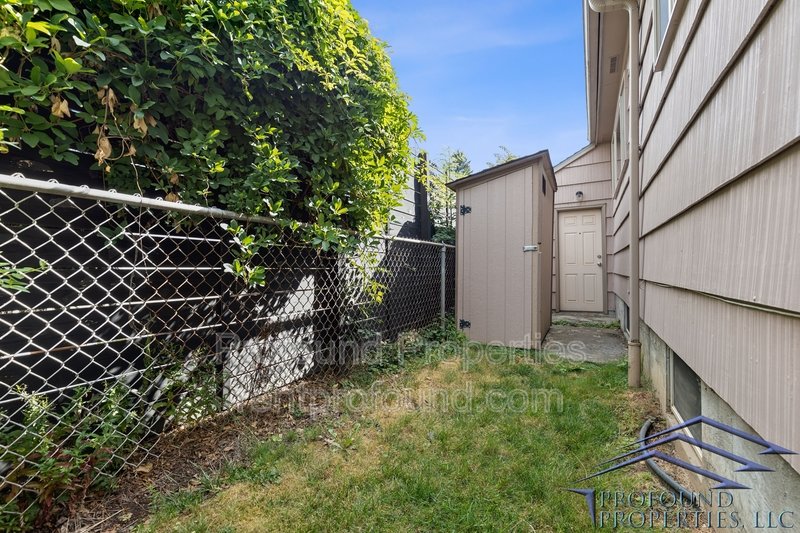 4315 NE Thompson Street - 4315 property image