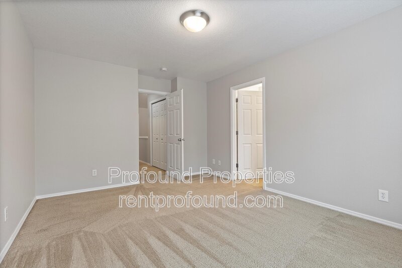 2310 NW Roseburg Terrace property image