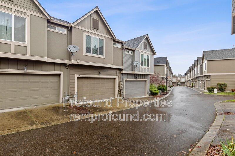 2310 NW Roseburg Terrace property image