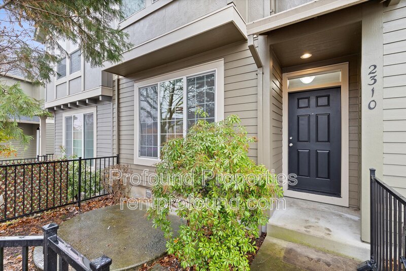 2310 NW Roseburg Terrace property image