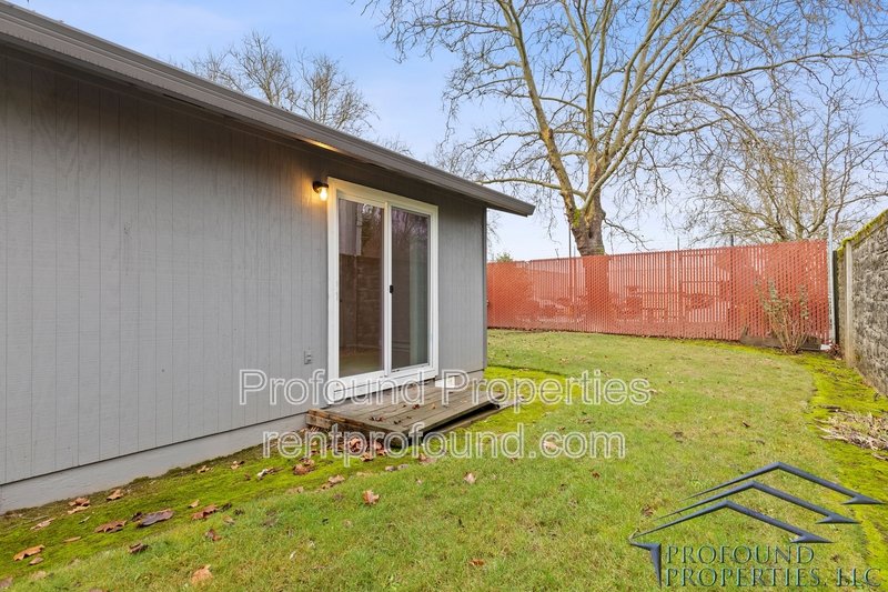 221 SE 12th Ave - 27 property image