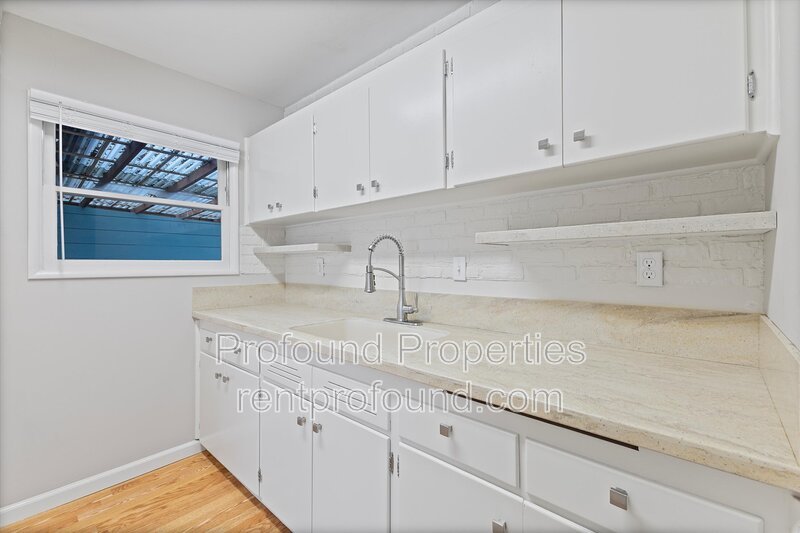 3539 N. Arlington Place property image