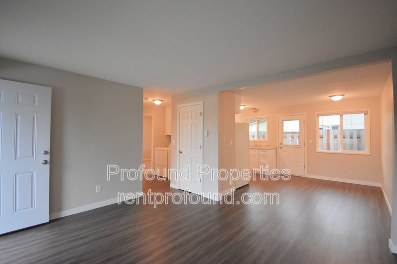 736 SE 13th Avenue - B property image