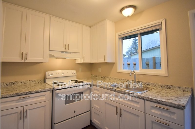 736 SE 13th Avenue - B property image