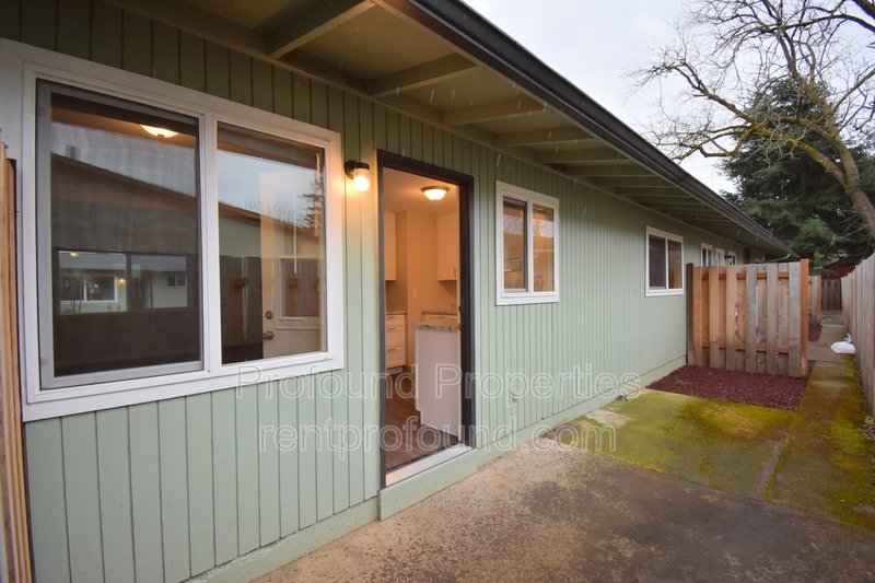 736 SE 13th Avenue - B property image