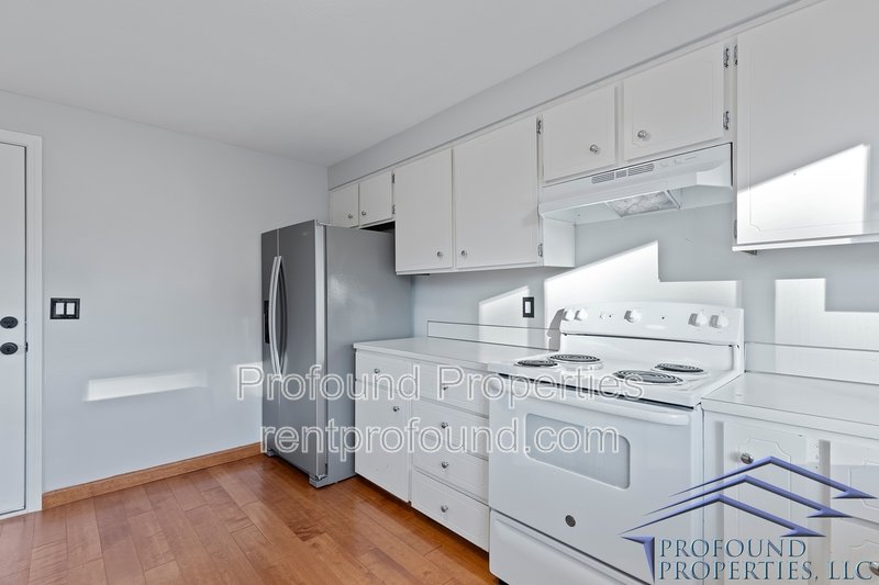 19300 Southwest Hennig Street property image