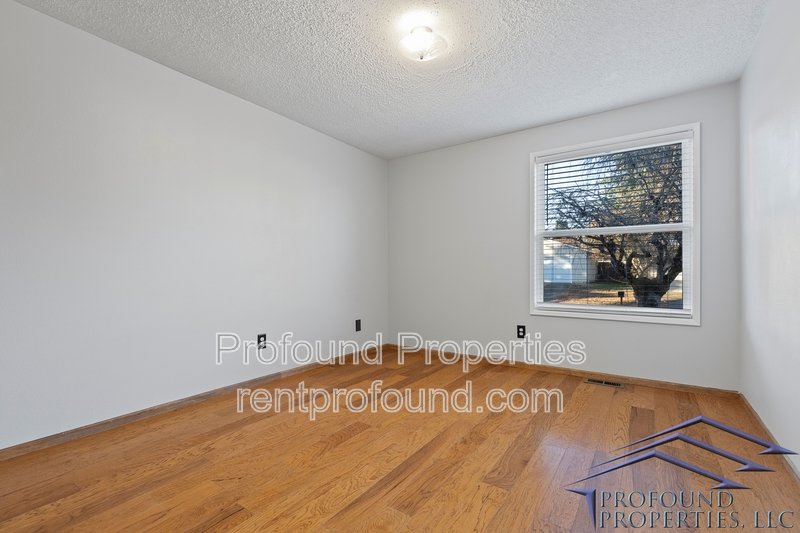 19300 Southwest Hennig Street property image