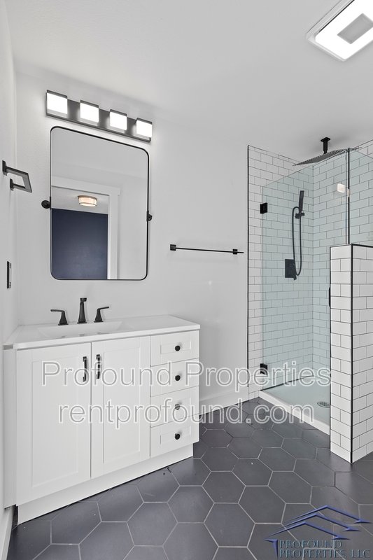 19300 Southwest Hennig Street property image