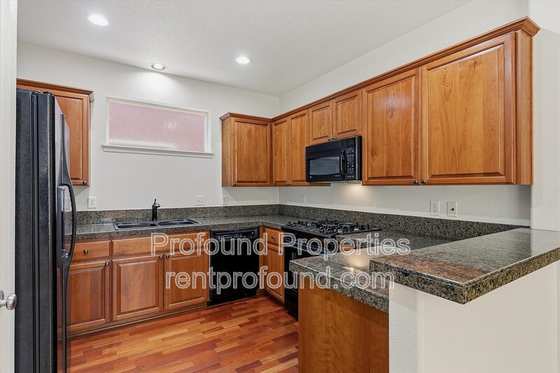 1140 SE Tamango Street property image