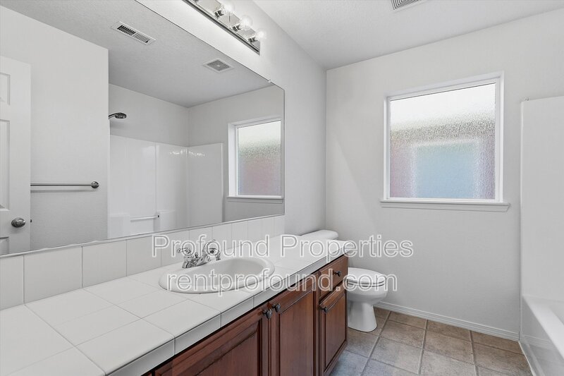1140 SE Tamango Street property image