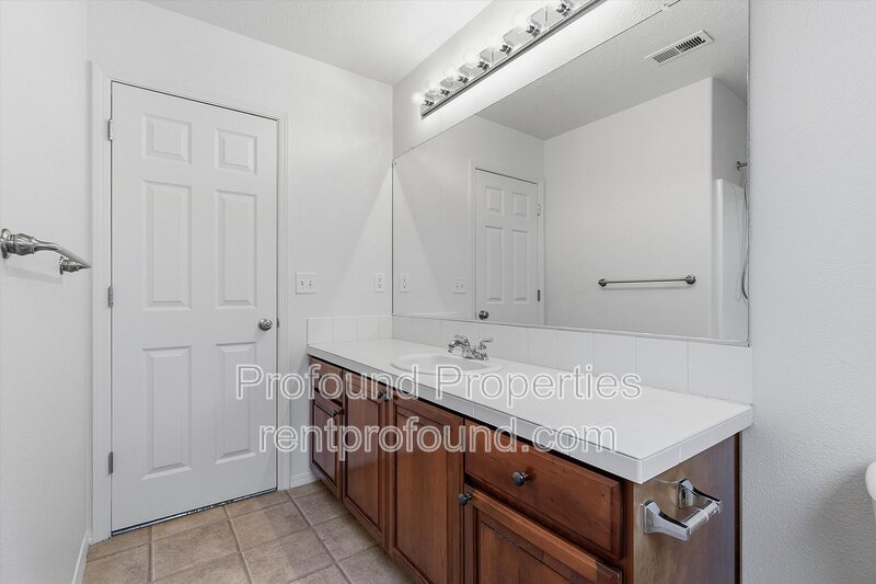 1140 SE Tamango Street property image
