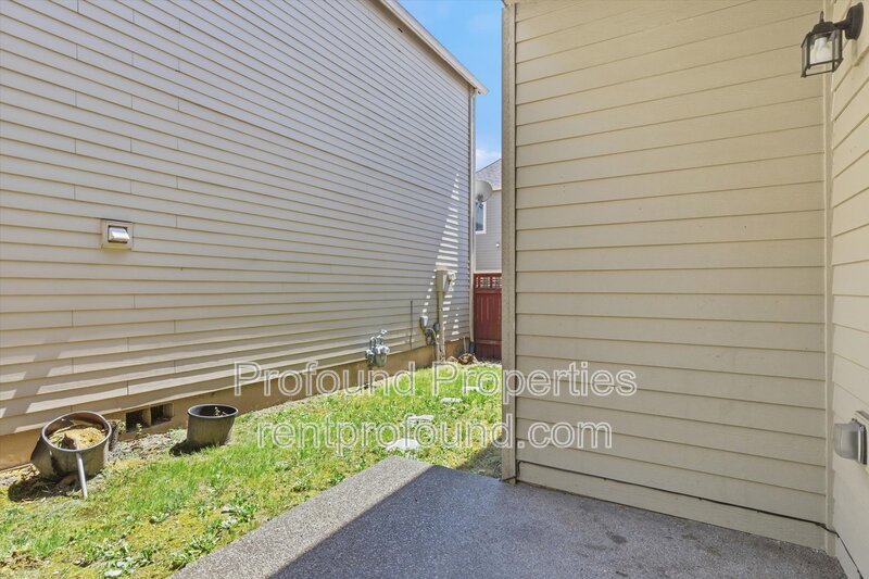 1140 SE Tamango Street property image
