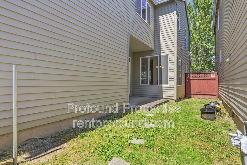 1140 SE Tamango Street property image