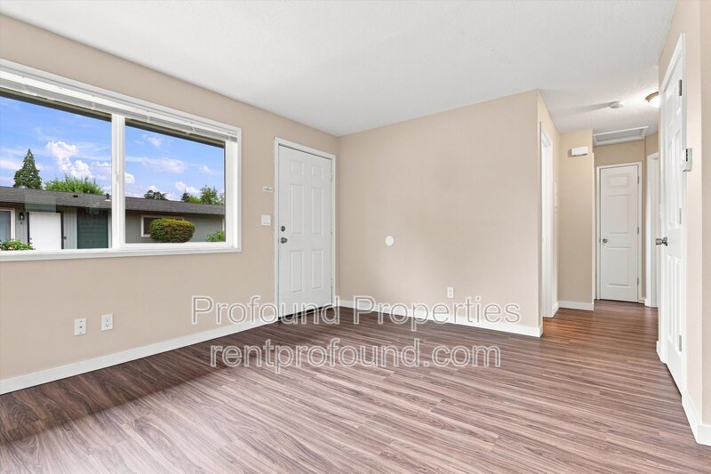 742 SE 13th Avenue - B property image