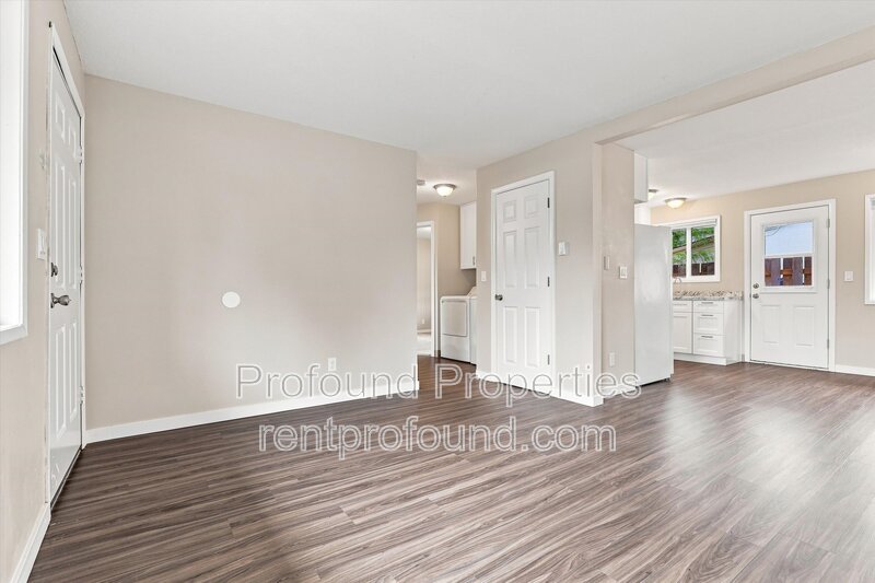 742 SE 13th Avenue - B property image