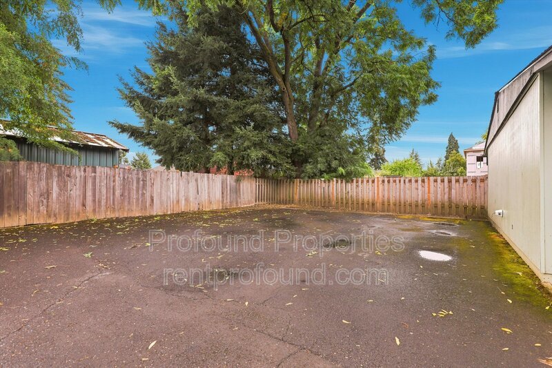 742 SE 13th Avenue - B property image