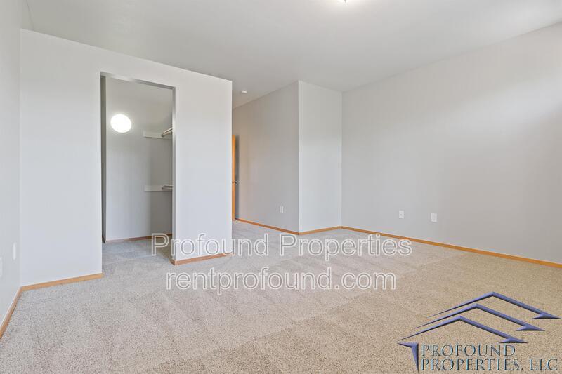 627 SW Dillan Drive property image