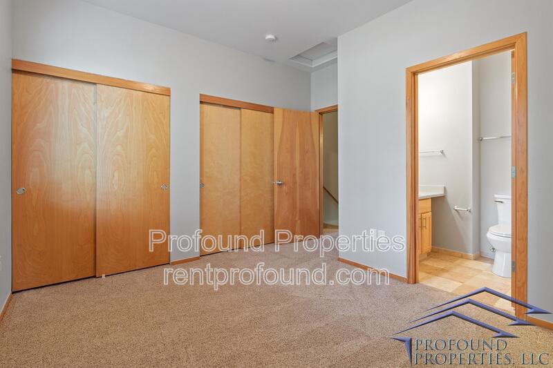 627 SW Dillan Drive property image