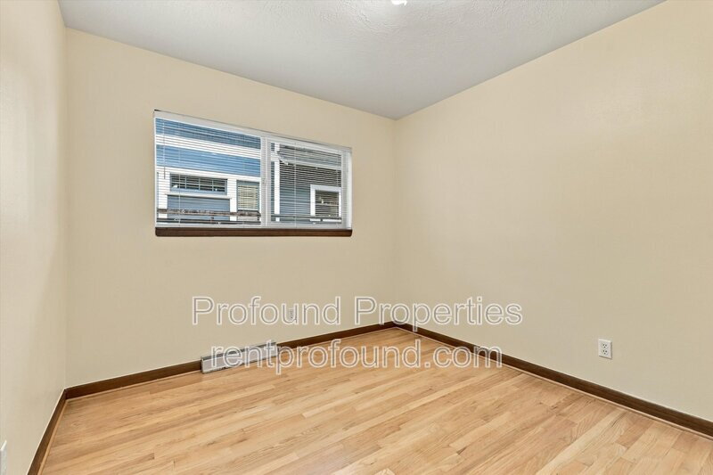 4309 NE Thompson Street - 4309 property image