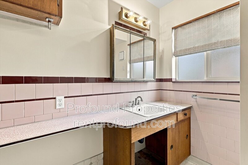 4309 NE Thompson Street - 4309 property image