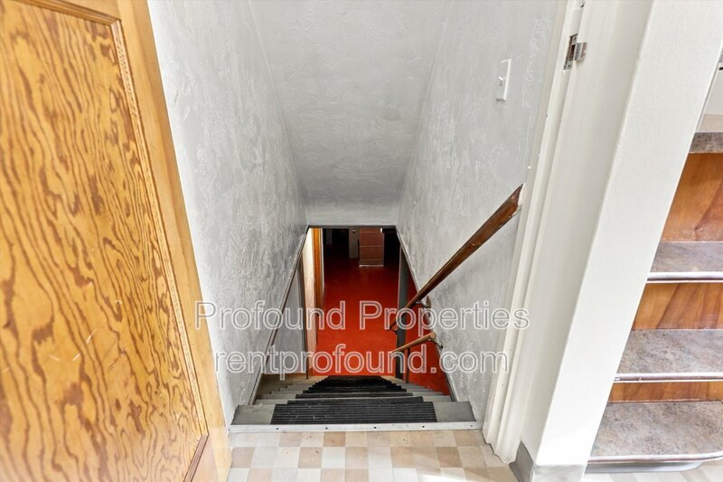 4309 NE Thompson Street - 4309 property image