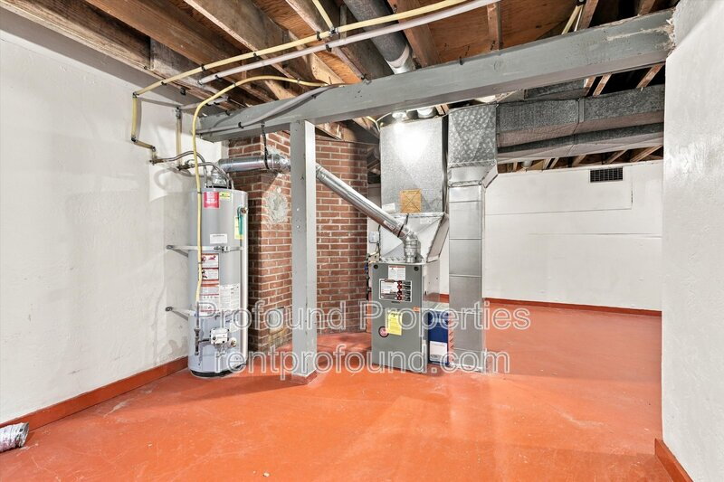 4309 NE Thompson Street - 4309 property image