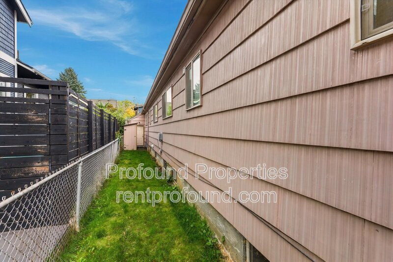 4309 NE Thompson Street - 4309 property image